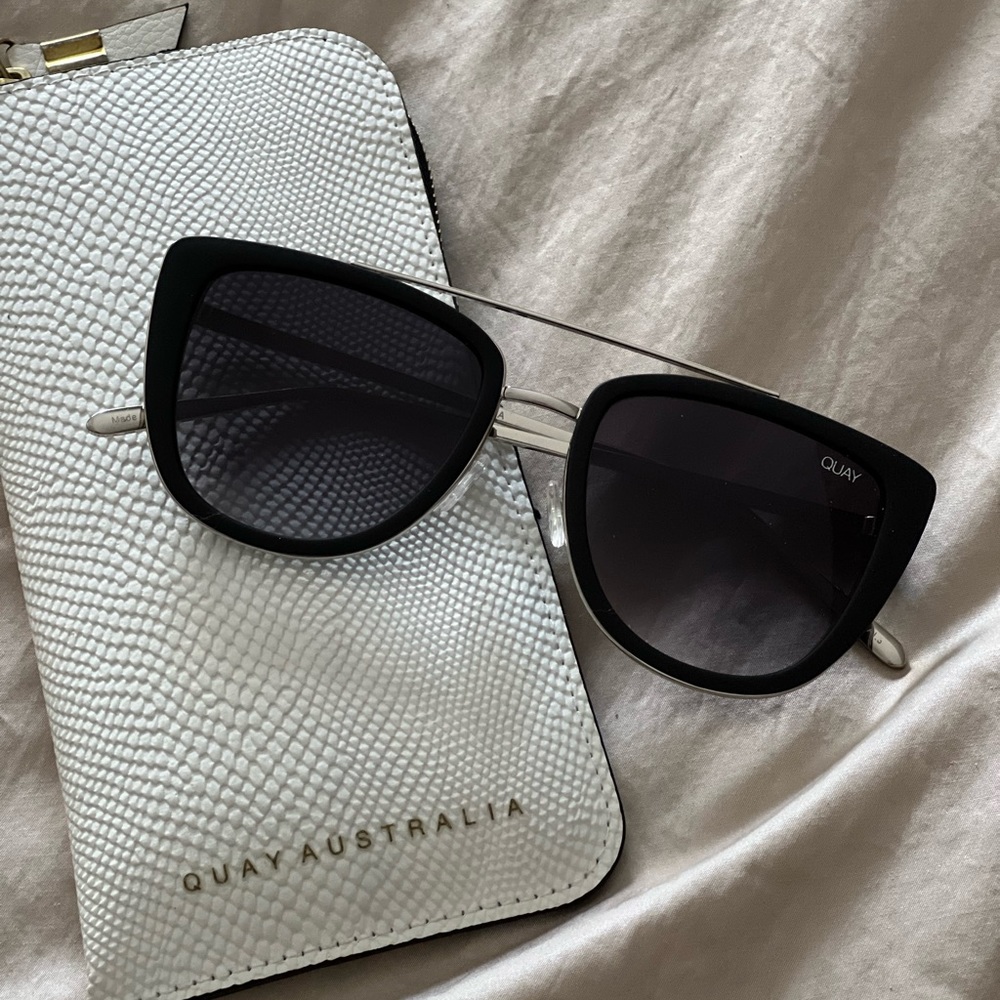 Black/silver French Kiss Quay Sunglasses